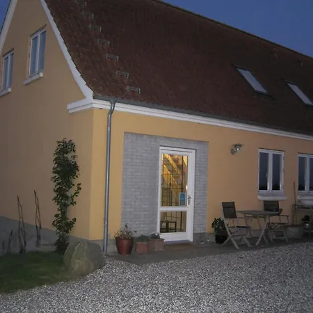 Bed And Birds Skibby