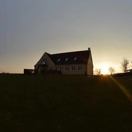 Bed And Birds * Skibby