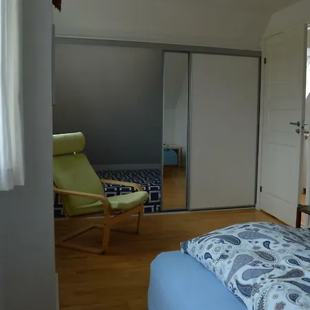 Bed And Birds * Skibby