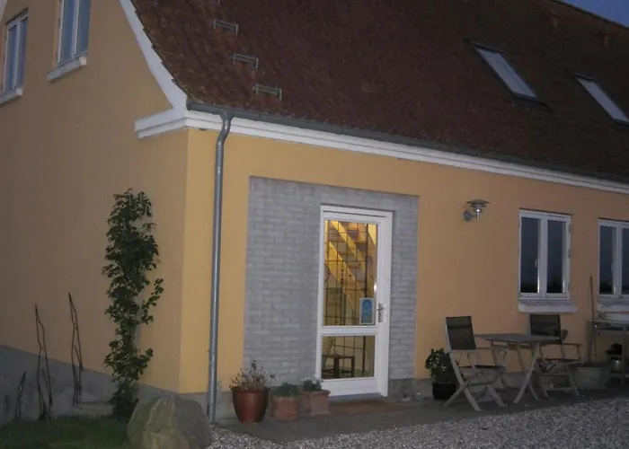 Bed And Birds Skibby