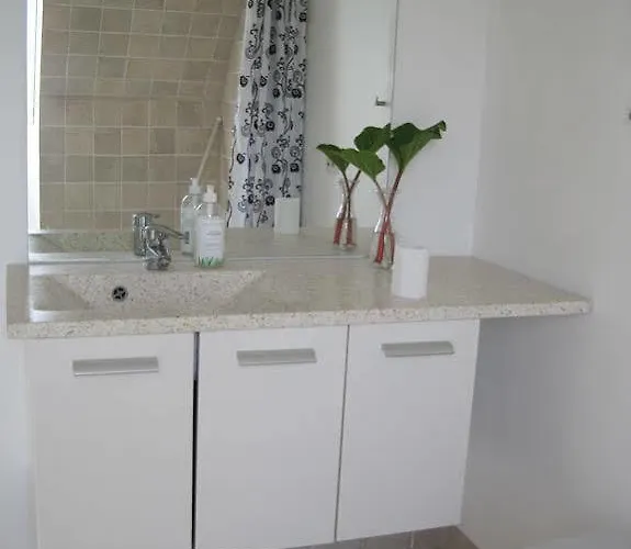 Bed And Birds * Skibby