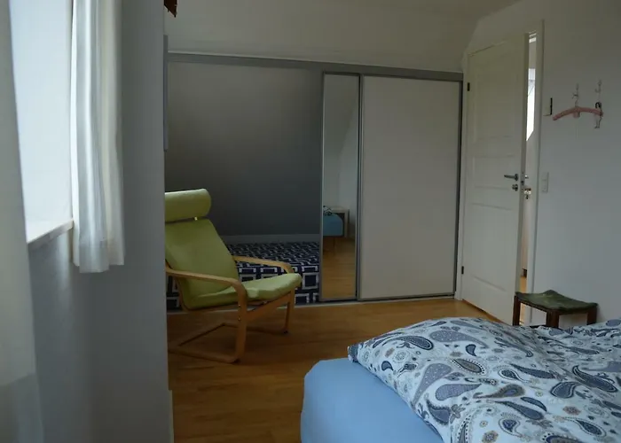 Bed And Birds * Skibby