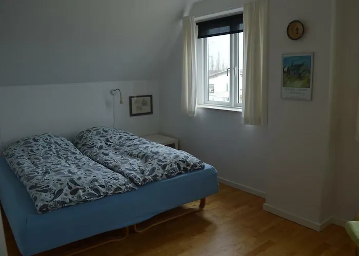 Bed And Birds * Skibby